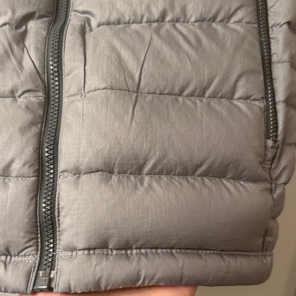 Patagonia Women’s Down Sweater Vest in Gray Size S - Picture 7 of 10